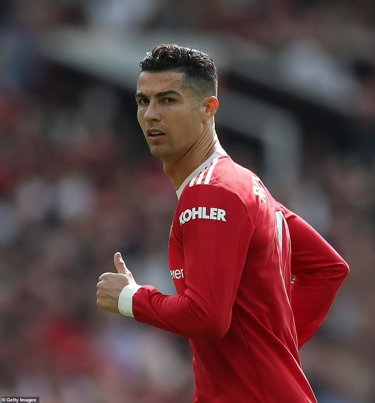 Cristiano Ronaldo xót xa báo tin con trai qua đời, dàn sao thế giới nghẹn ngào chia buồn - Hình 3