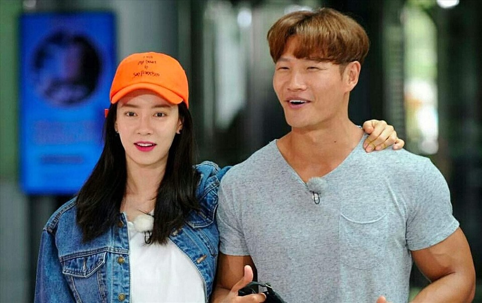 Song Ji Hyo không áp lực chuyện kết hôn ở tuổi 41, tiết lộ mối quan hệ với mẹ Kim Jong Kook - Hình 4