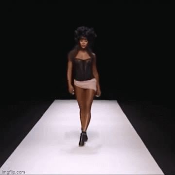 Fan đòi trả lại Hương Giang ngày xưa khi xem màn catwalk dẹo như Naomi Campbell - Hình 4