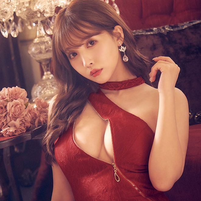 Mikami Yua - Nữ hoàng phim người lớn: Bật khóc vì phải 'hành nghề' với người tuổi cha chú - Hình 2
