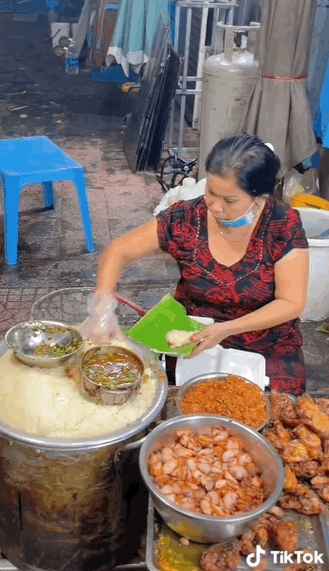 Xôn xao hàng xôi nổi tiếng nhất Sài Gòn từng bán 100kg nếp/ ngày dính lùm xùm c.hửi khách và mất vệ sinh - Hình 2