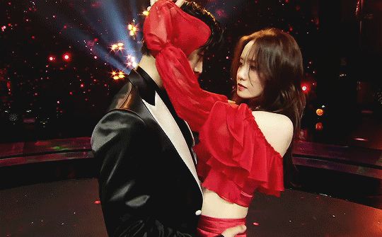 Yoona (SNSD) và Junho (2PM) xác nhận nên duyên: Combo visual không ai làm lại, nhìn sân khấu sexy hot hòn họt này là biết! - Hình 1