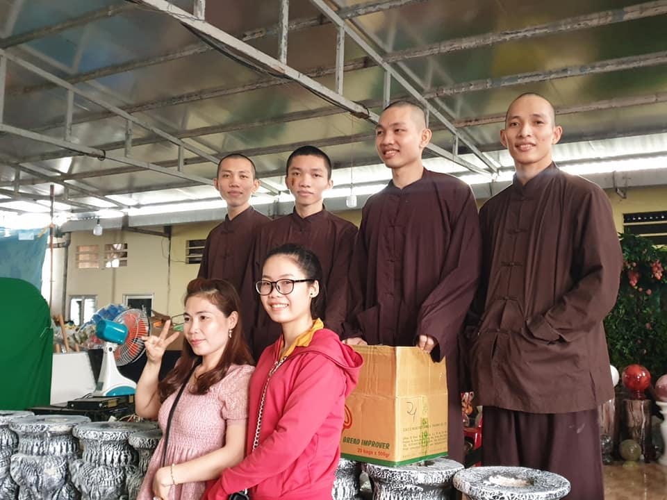 Tịnh Thất Bồng Lai nguy cơ bóc lịch, đồ đệ Lê Tùng Vân ở ngoài vui vẻ tập tạ, khoe body 6 múi - Hình 6