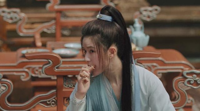 Triệu Lộ Tư hy sinh hình tượng vì vai diễn vẫn bị chê hết lời - Hình 2