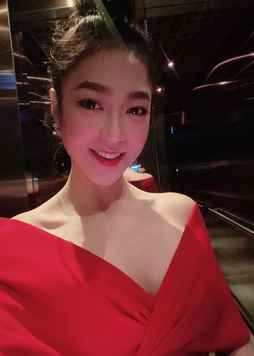 Hà Thanh Xuân - mỹ nhân tài hoa của Hải ngoại, được nghi là 'vợ sắp cưới' của Quang Lê - Hình 2