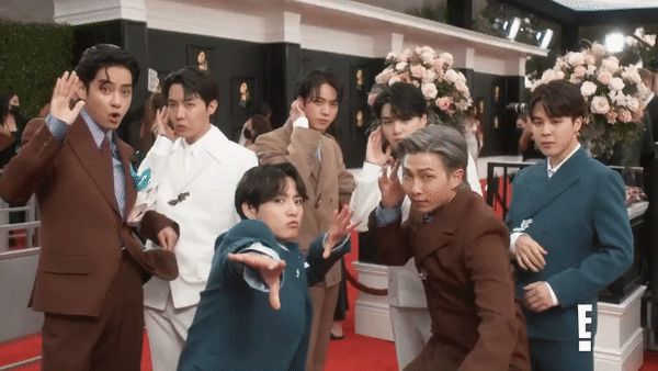 BTS gây nổ Grammy: Jungkook vừa khỏi COVID-19 đã treo mình trên không, ét ô ét V và Olivia Rodrigo thân mật dính sát sạt không rời - Hình 8