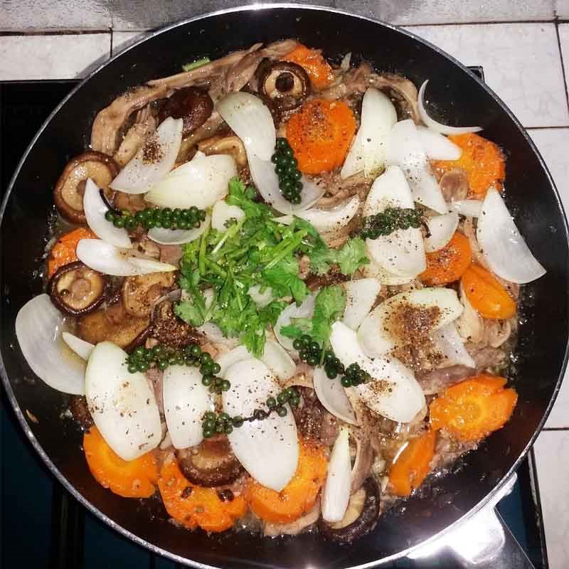 Cách làm bao tử hầm tiêu xanh nước dừa mềm ngon, thơm lừng hấp dẫn - Hình 10