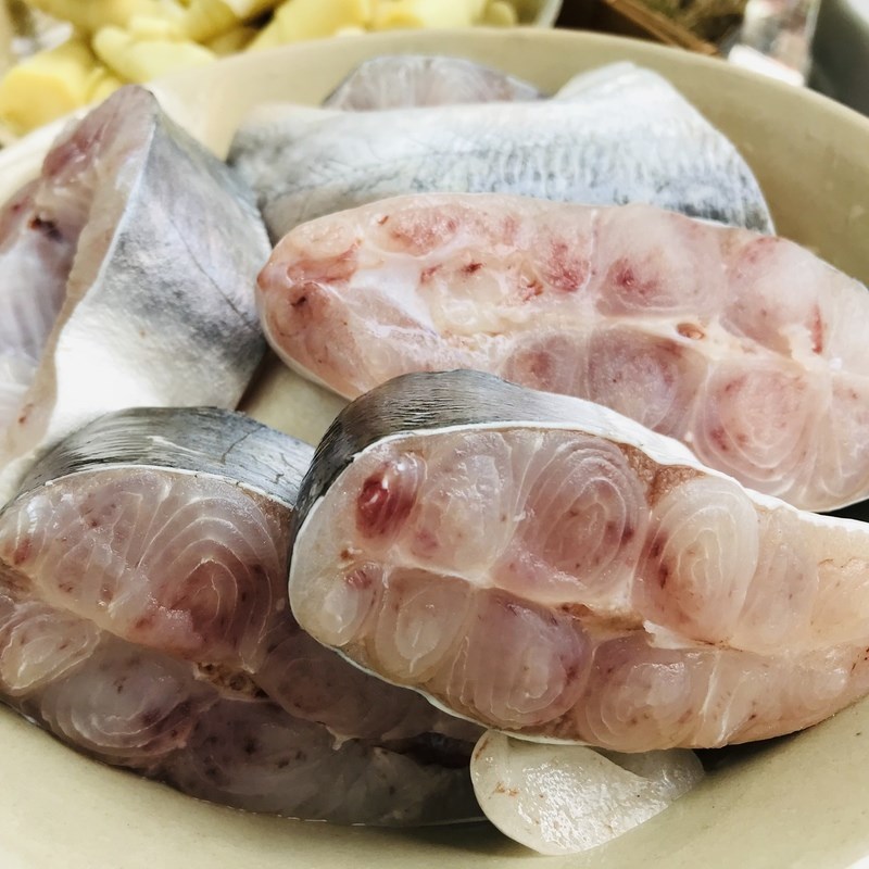 Cách làm cá hú kho măng thơm ngon đậm đà đổi vị cho bữa cơm gia đình - Hình 2