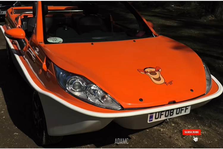 Chiếc Ford Fiesta kỳ dị thế giới - vừa chạy trên cạn, vừa biết bơi - Hình 6
