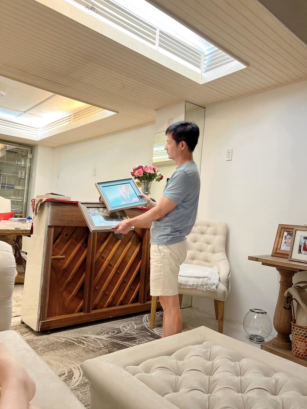 Chồng đại gia tặng hết gia sản cho Phan Như Thảo, ngắm ảnh vợ mỗi ngày - Hình 2