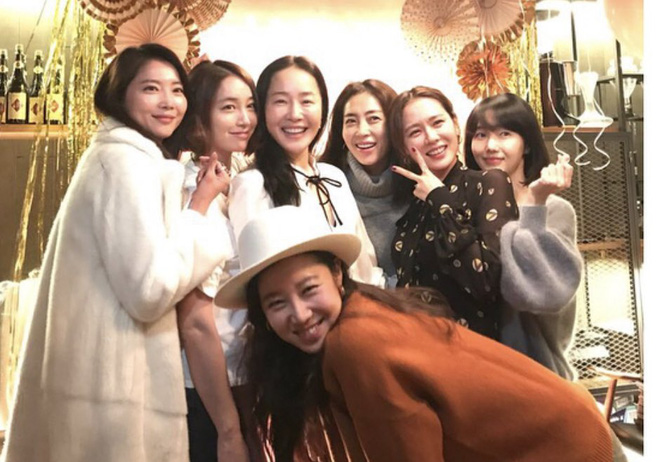 Đây là điều cô dâu Son Ye Jin làm sau siêu đám cưới với Hyun Bin: Đều liên quan đến Park Shin Hye và 1 minh tinh đình đám - Hình 9