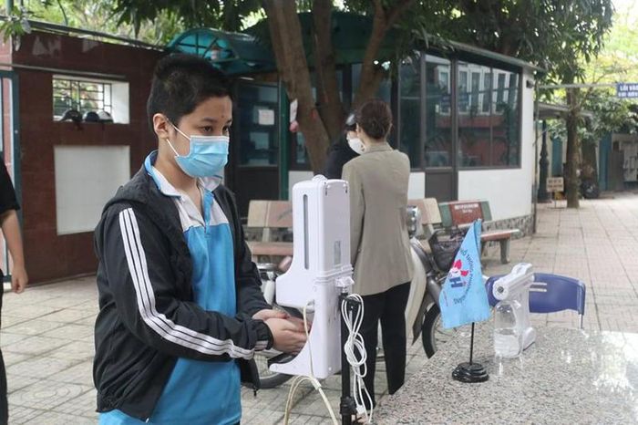 Giáo viên Nghệ An vui mừng đón học sinh trở lại trường - Hình 2