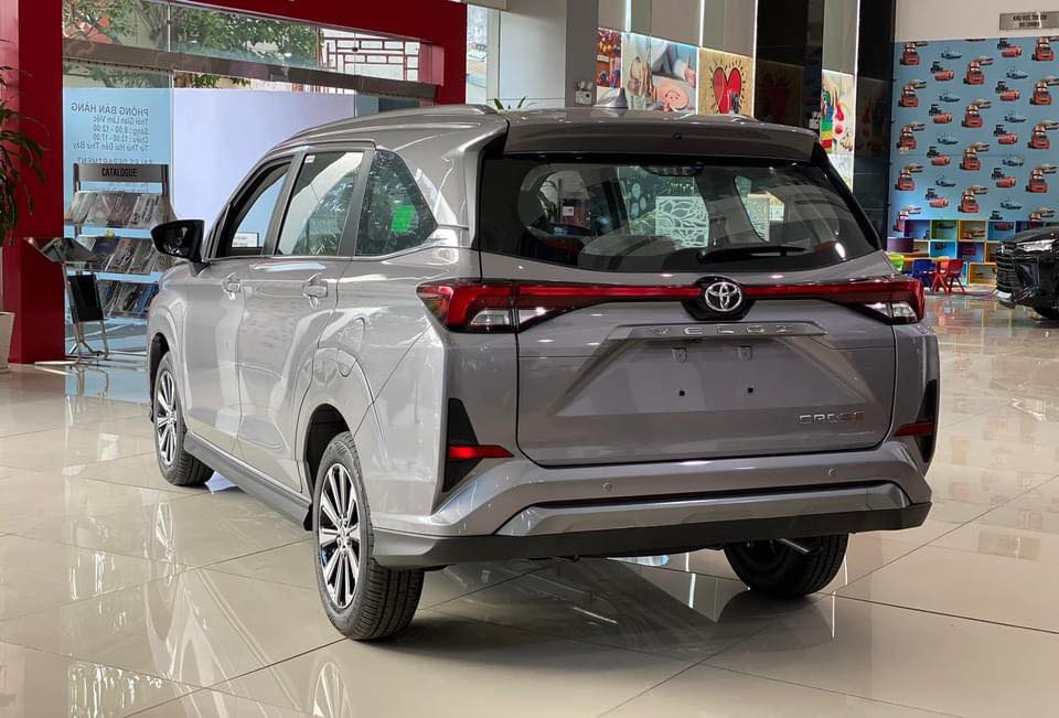 Muốn mua bộ đôi xe Toyota, khách hàng phải mua kèm phụ kiện - Hình 2
