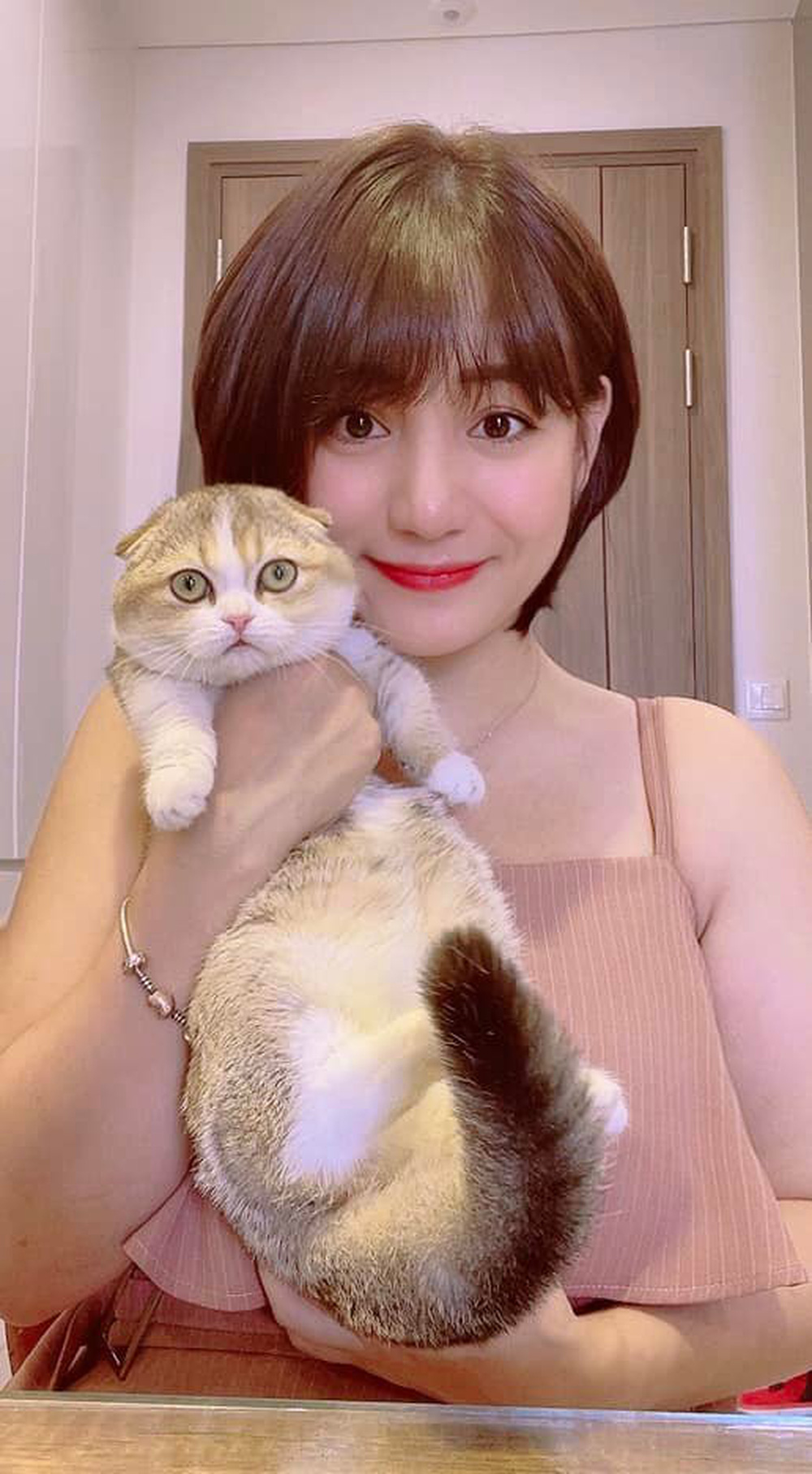 Từ trẻ tự kỷ, cô gái được cha dượng kéo khỏi vũng lầy, xây dựng cơ ngơi khủng - Hình 3