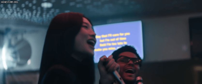 Tóm sống mỹ nhân Squid Game đình đám xứ Hàn vui vẻ hát karaoke trong phòng riêng với The Weeknd! - Hình 2