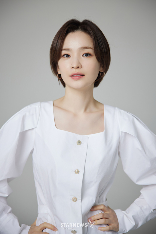 Son Ye Jin lên đồ cô dâu, vì sao bạn thân khóc nức nở? - Hình 1