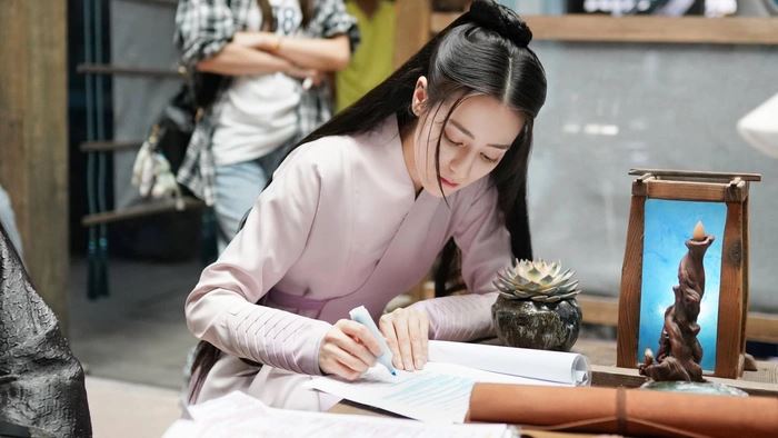 Địch Lệ Nhiệt Ba không ngại hy sinh sức khỏe, nhịn đói đến mức đau dạ dày khi đóng Ngự Giao Ký - Hình 3