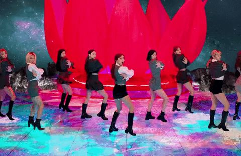 Em gái BTS nhá hàng vài giây vũ đạo trước thềm debut nhưng bị netizen bóc... copy TWICE? - Hình 4