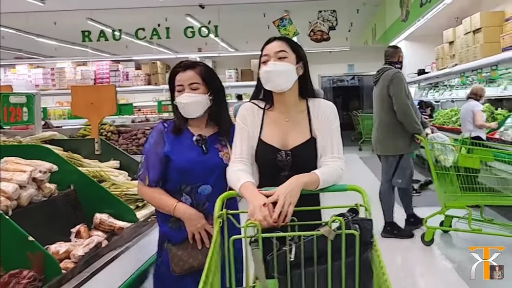 Hé lộ cơ ngơi biệt thự vườn bạc tỷ trên đất Mỹ của Hà Thanh Xuân trước khi bước chân vào hào môn cá Koi - Hình 6