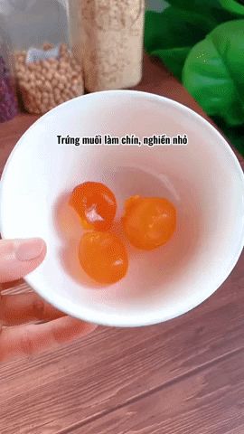 Tôm mà rang thế này thì ăn mãi không chán, thao tác đơn giản chưa tới 15 phút là xong! - Hình 2