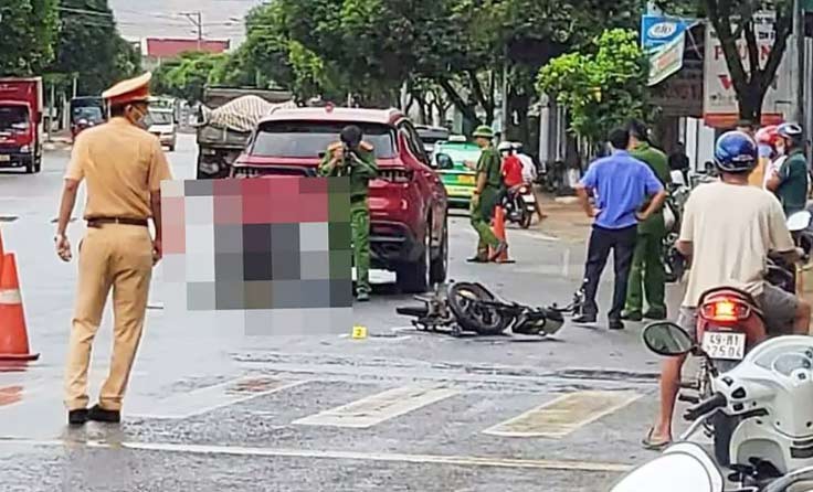 Vụ nữ tài xế vừa livestream vừa lái xe tông chết nữ sinh ở Lâm Đồng: Tài xế chưa có bằng lái - Hình 1