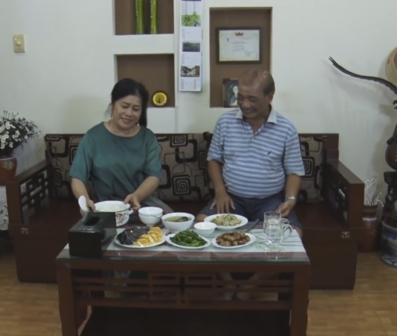 NSND Trần Hiếu lấy vợ kém gần 20 tuổi, U90 vẫn hạnh phúc khiến nhiều người ngưỡng mộ - Hình 4