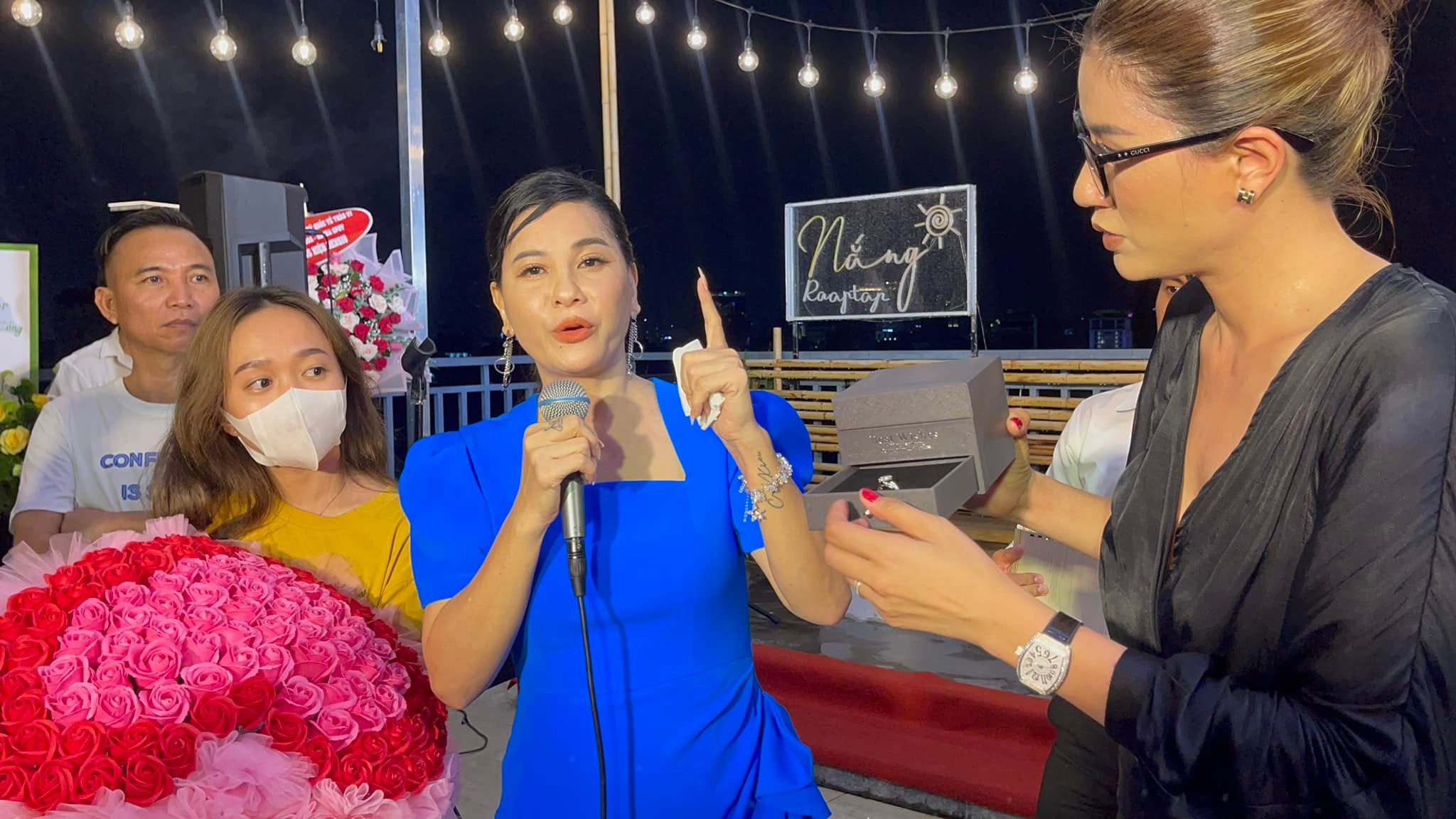 Cát Phượng đã được người mới tỏ tình và tặng nhẫn hột xoàn hậu chia tay Cát Phượng - Hình 3
