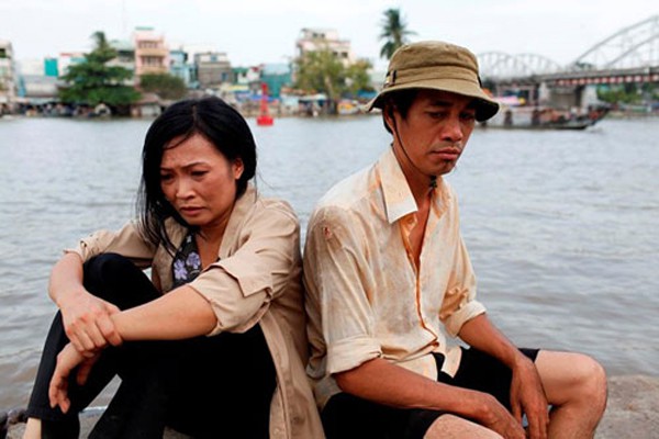 Phương Thanh được trai trẻ khoác vai đi bar lúc tối muộn, liệu có phải tình mới? - Hình 4