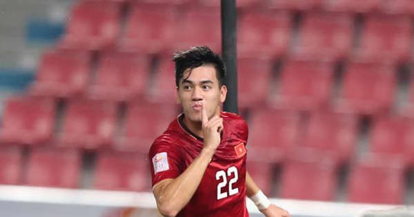HLV Park Hang Seo không hài lòng với Tiến Linh: 'Nên tiết chế!' - Hình 4