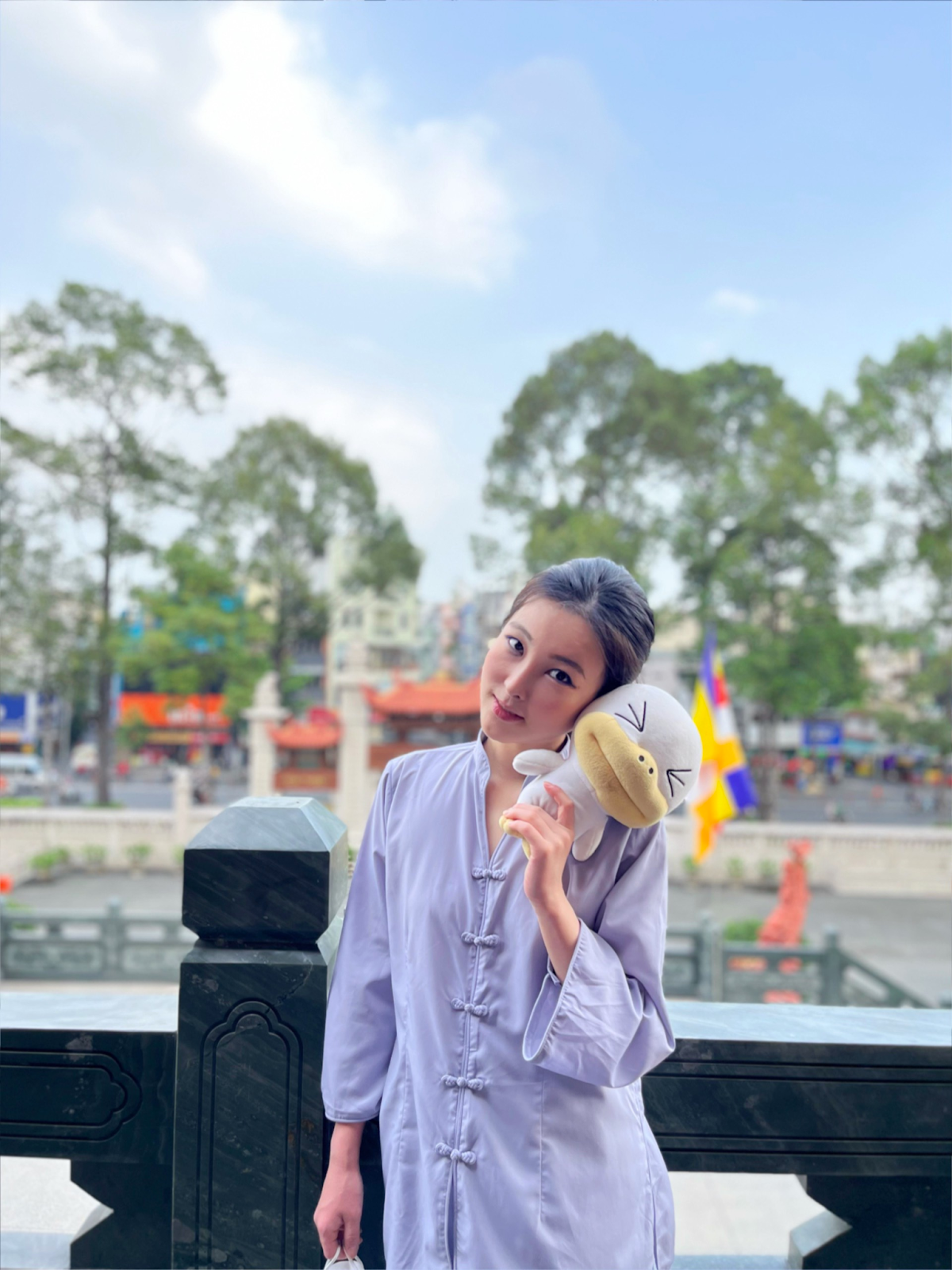 Miss Grand Hong Kong bị tóm tay cầm bánh mì nhảy múa tưng bừng trên đường phố Việt Nam - Hình 8