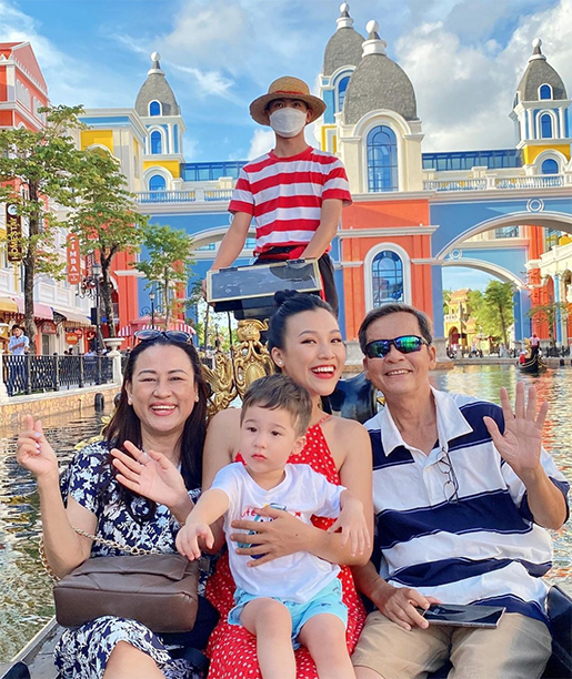 Hà Hồ và dàn sao Việt đi đâu về đâu dịp lễ: Người chill ở Đà Lạt, người về quê làm vườn - Hình 15