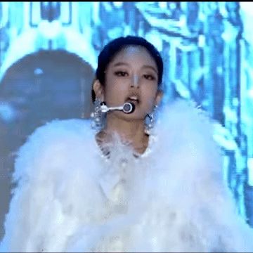 Sân khấu Jennie năm 20 tuổi gây sốt trở lại, Knet réo gọi thêm nữ idol 19 tuổi đã thành nữ hoàng sexy khuynh đảo Kpop - Hình 1