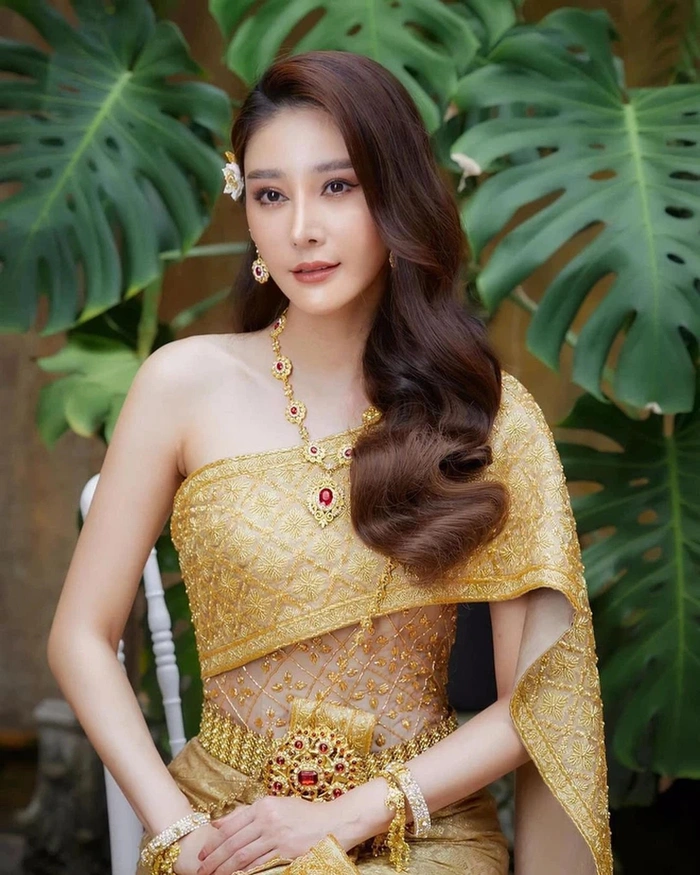 Lộ clip Tangmo bị đánh trên tàu, mẹ nữ diễn viên xác nhận tìm được bằng chứng con gái bị hại? - Hình 8