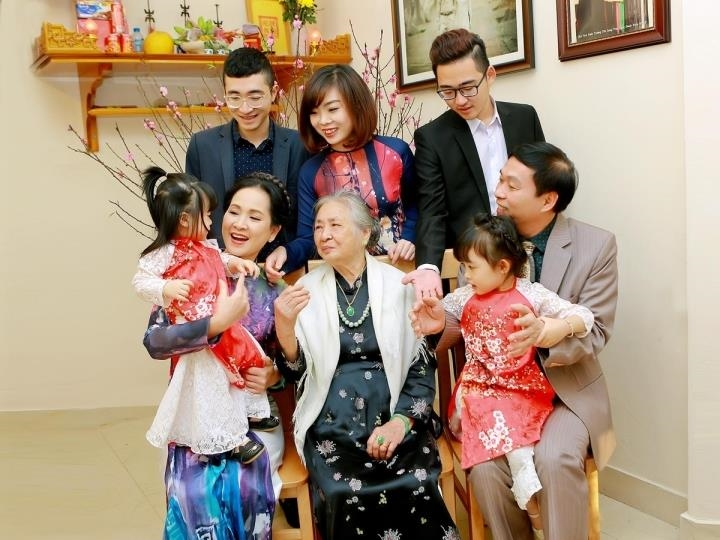 NSND Lan Hương: Mẹ chồng độc ác trên phim nhưng ngoài đời hiền hậu và cuộc sống ngưỡng mộ tuổi 61 - Hình 6