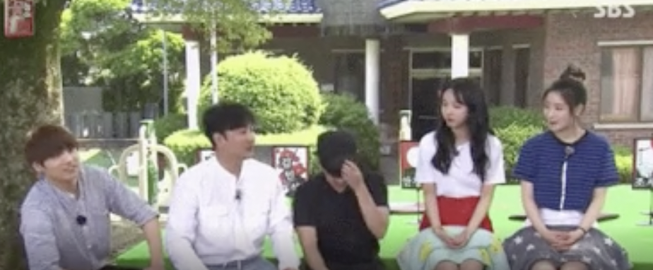 J-Hope (BTS) - Nayeon (TWICE) lộ bằng chứng hẹn hò, công ty quản lý phản ứng thế nào? - Hình 16