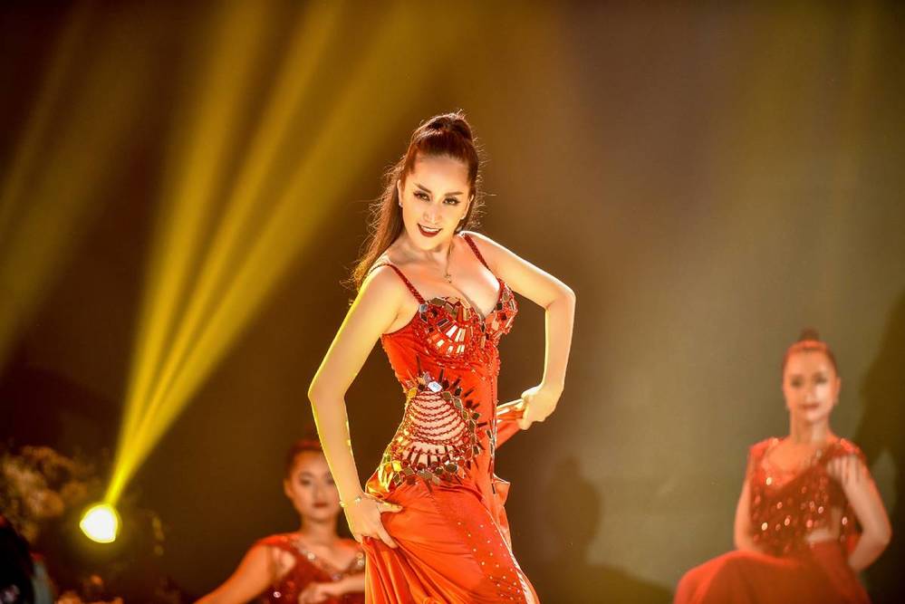 Khánh Thi: Đi qua thăng trầm, trở thành nữ kiện tướng dancesport hàng đầu, hôn nhân viên mãn - Hình 3