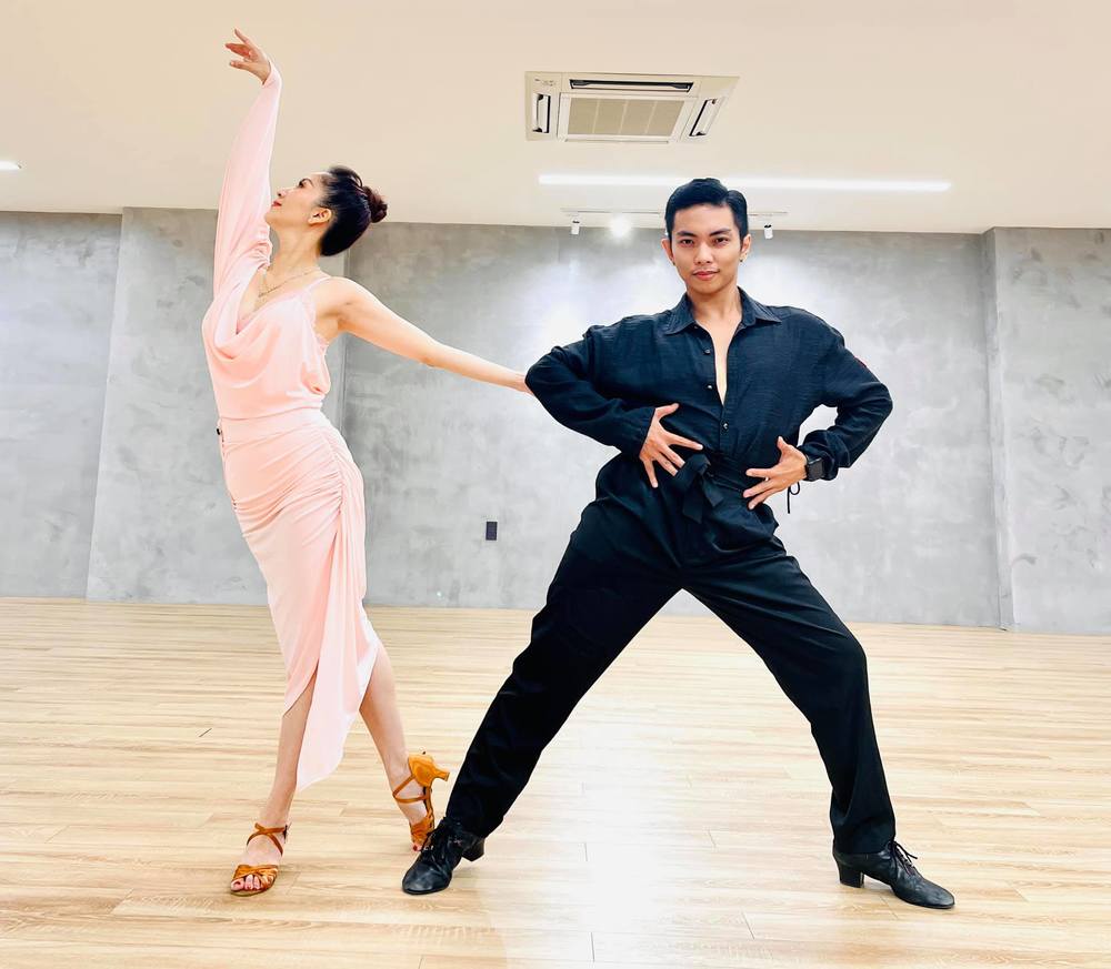 Khánh Thi: Đi qua thăng trầm, trở thành nữ kiện tướng dancesport hàng đầu, hôn nhân viên mãn - Hình 4