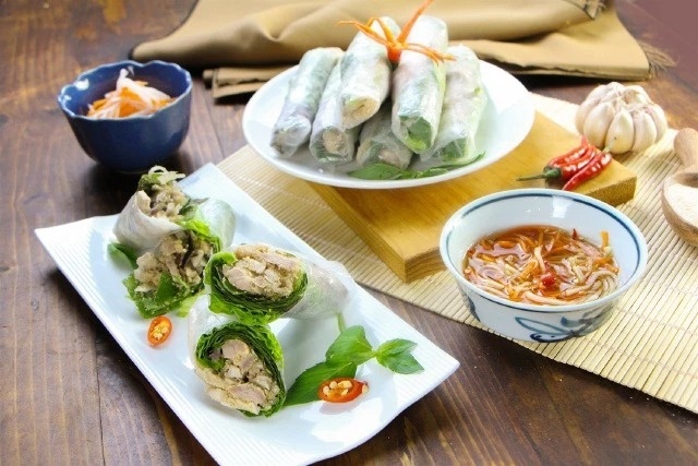 5 món cuốn tuyệt ngon, 'mát rười rượi' đổi vị cho ngày nghỉ lễ ở nhà - Hình 4