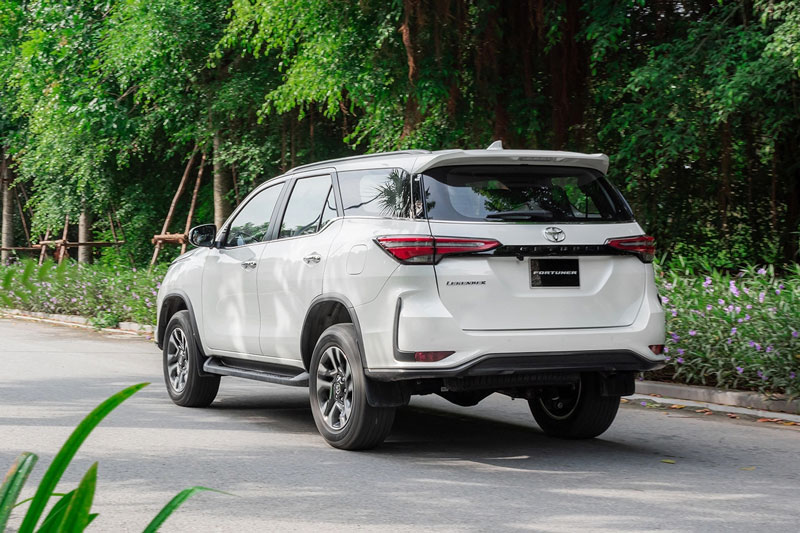 Chi tiết Toyota Fortuner 2022 vừa ra mắt tại Việt Nam, giá từ 1,015 tỷ đồng - Hình 4