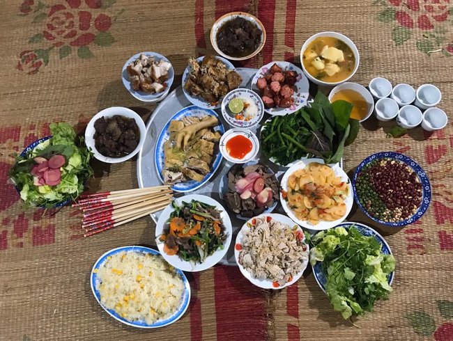 Cơm đã dọn mà chẳng kịp ăn, nàng dâu tương lai đứng dậy về thẳng khi mẹ chồng bế một đứa bé ra rồi yêu cầu: Gọi mẹ đi - Hình 2