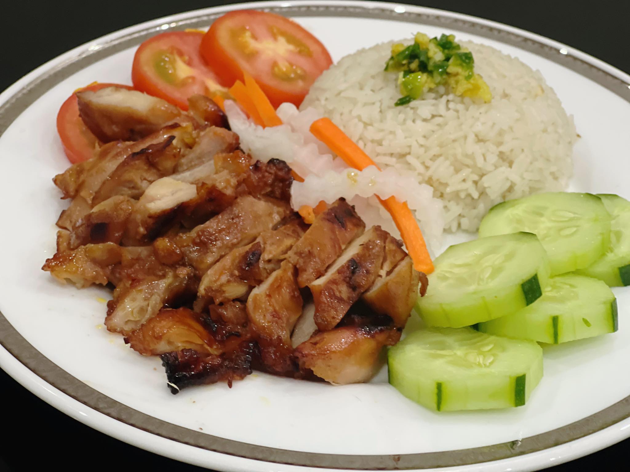 Cơm gà xá xíu - Hình 2