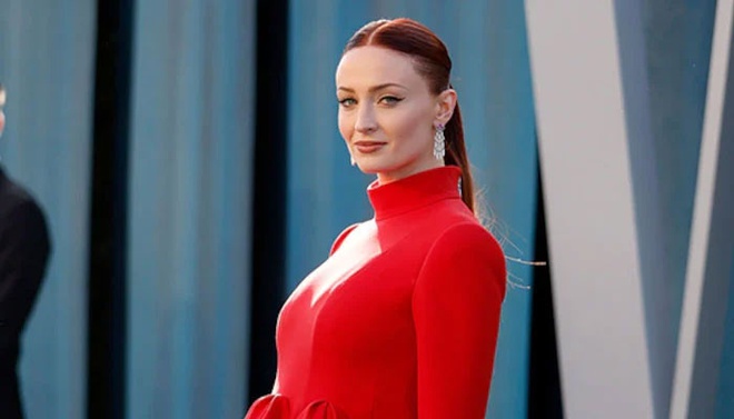 Diễn viên Sophie Turner bị khủng hoảng bởi mạng xã hội - Hình 1