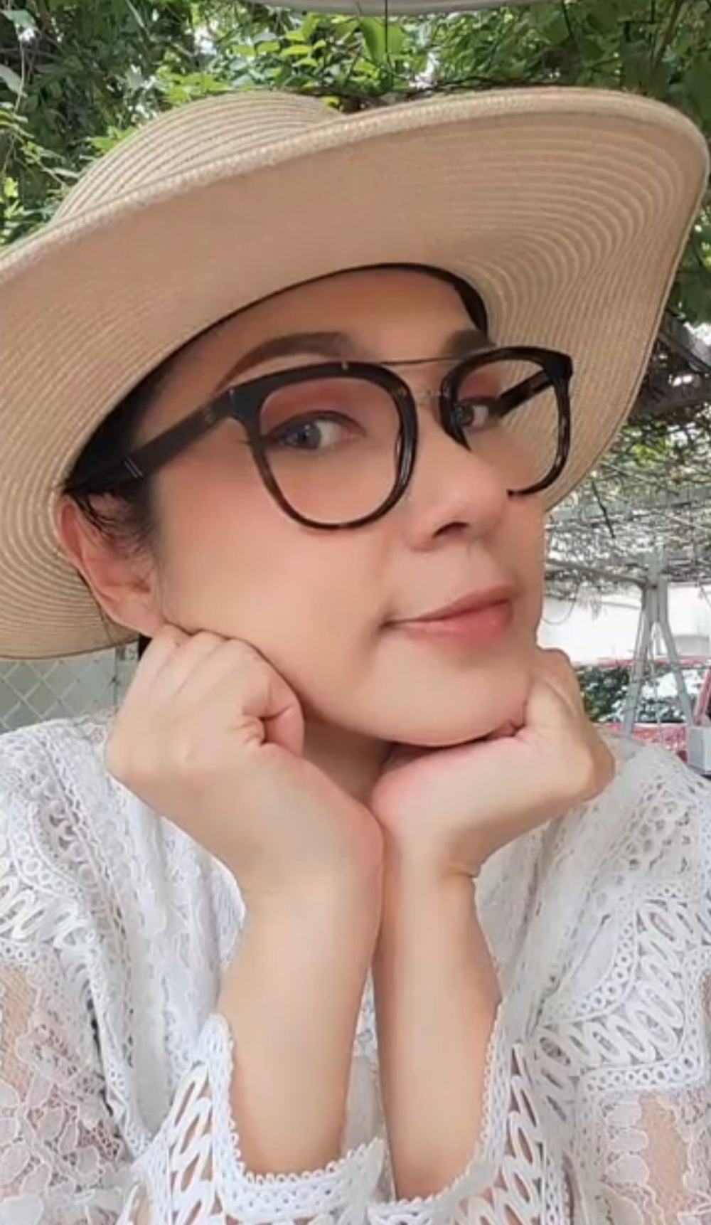 Diễn viên Việt Trinh tuổi 50: Mẹ đơn thân, sống an yên trong biệt thự vườn ở Bình Dương - Hình 8