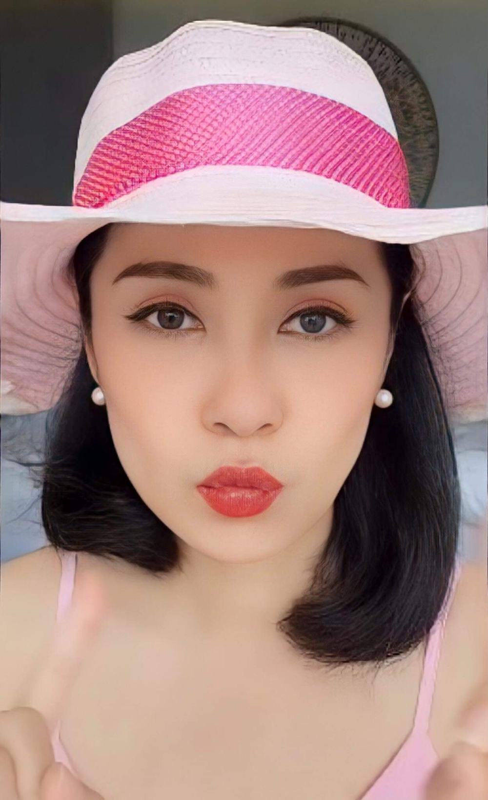 Diễn viên Việt Trinh tuổi 50: Mẹ đơn thân, sống an yên trong biệt thự vườn ở Bình Dương - Hình 10