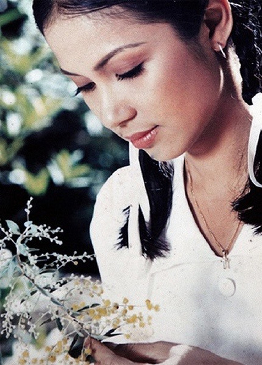 Diễn viên Việt Trinh tuổi 50: Mẹ đơn thân, sống an yên trong biệt thự vườn ở Bình Dương - Hình 3