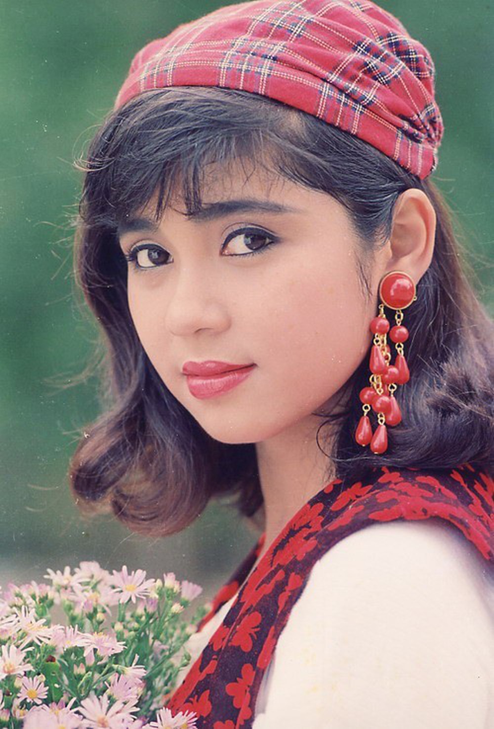 Diễn viên Việt Trinh tuổi 50: Mẹ đơn thân, sống an yên trong biệt thự vườn ở Bình Dương - Hình 2