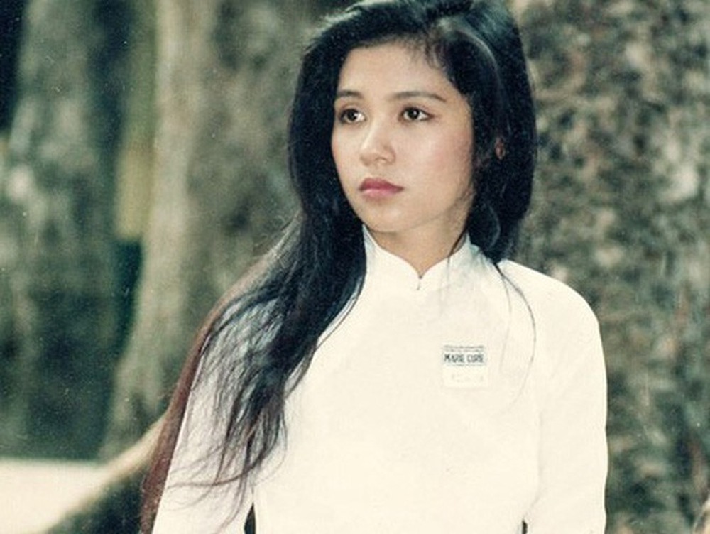 Diễn viên Việt Trinh tuổi 50: Mẹ đơn thân, sống an yên trong biệt thự vườn ở Bình Dương - Hình 1