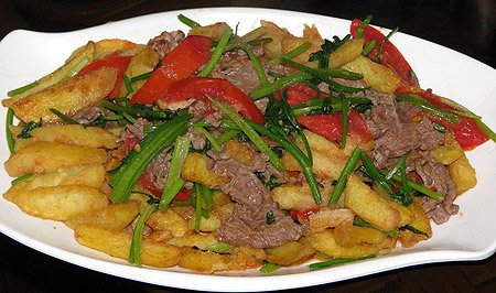 Khoai rán xào thịt bò, cần tây - Hình 1