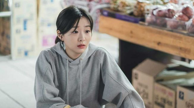 Tôi đi sinh con, gặp ngay mẹ của người yêu cũ đỡ đẻ và ngày xuất viện bác ấy nói một câu làm tôi giật thót tim - Hình 1