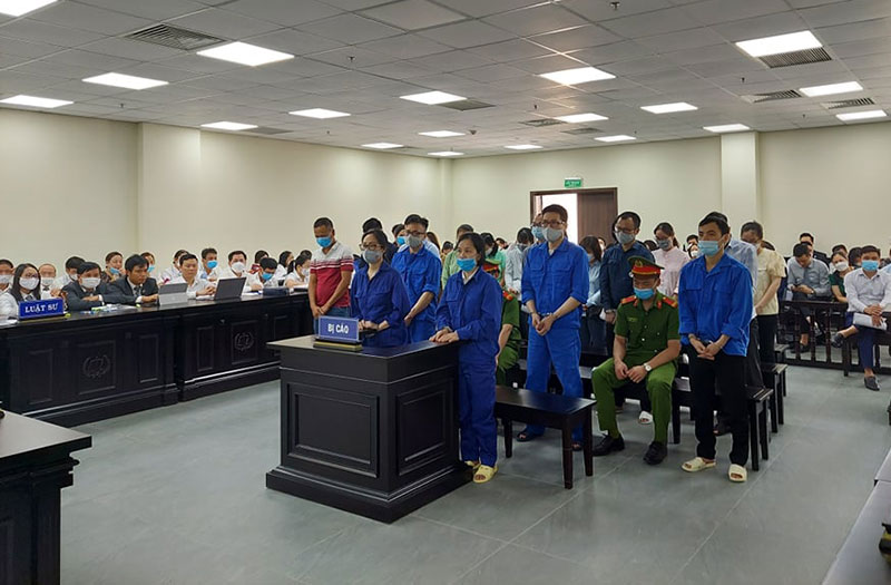 Xét xử khách hàng VIP chiếm đoạt hàng trăm tỷ đồng của ngân hàng - Hình 1